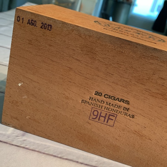 El Rey Del Mundo cigar box - Picture 5 of 6